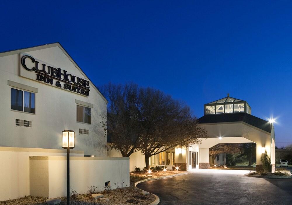 Endeavor Inn & Suites, Trademark Collection By Wyndham Topeka Exterior photo